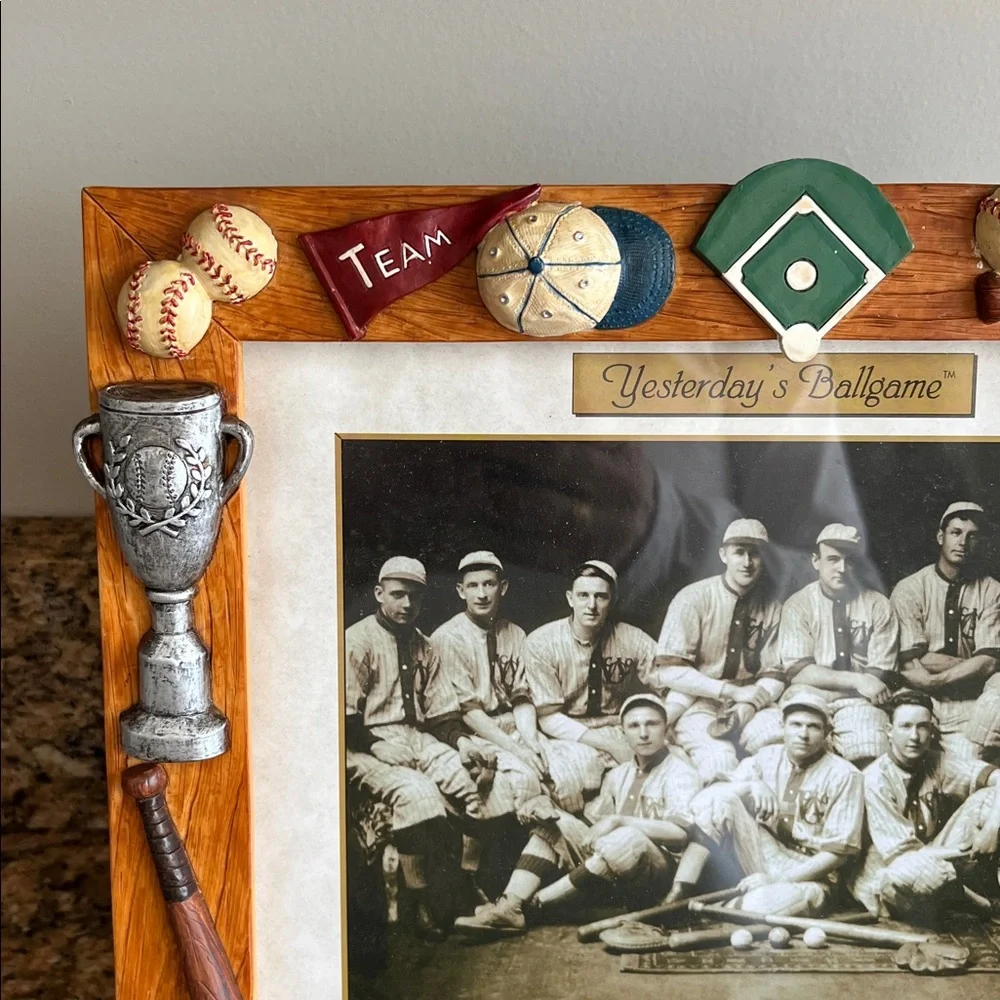 NEW RUSS Vintage 3D Baseball Accents Picture Frame 8 x 10